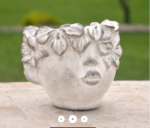 Pucker up Planter