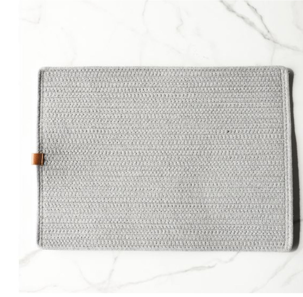 GREY PLACEMAT