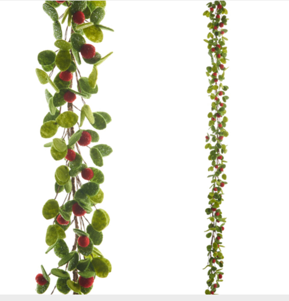 5’ Leaf and Berry Garland