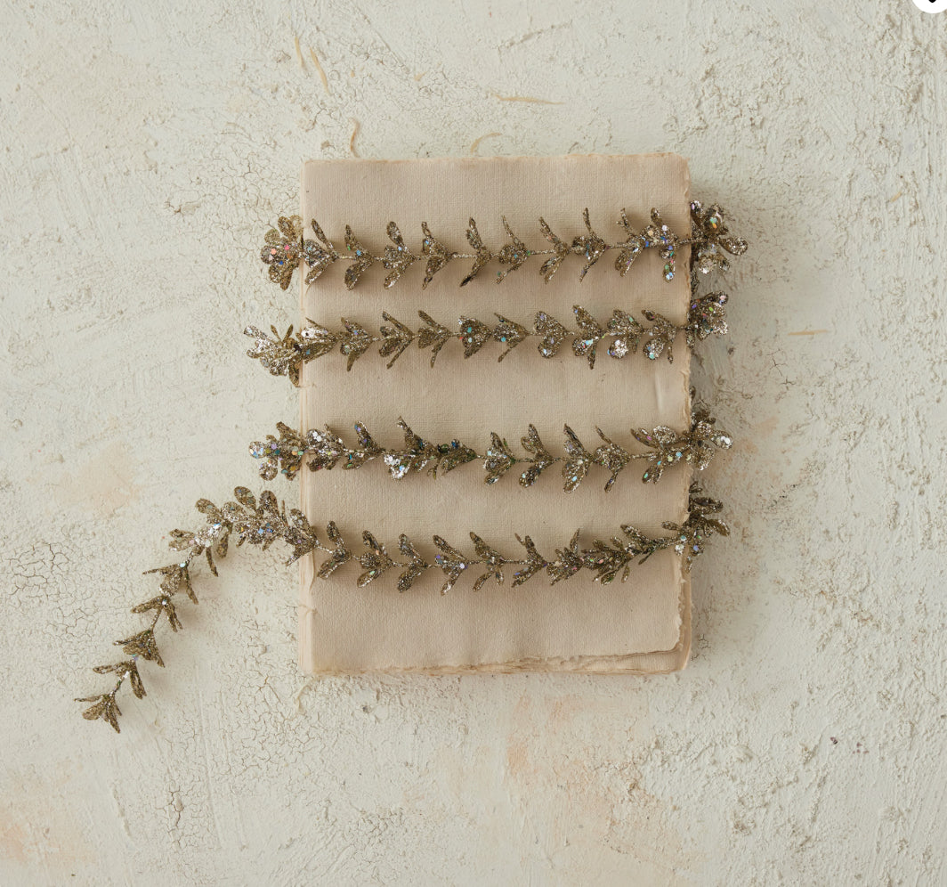 Glitter Boxwood Garland