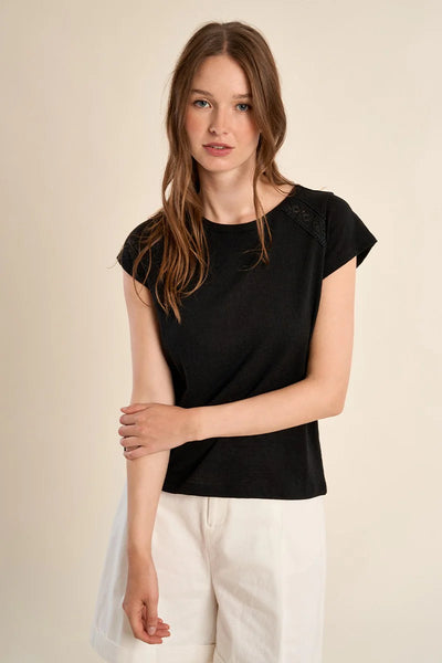 Black Tee