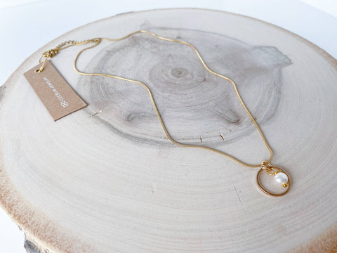 Gold Plated Circle and Pearl Necklace : Circle