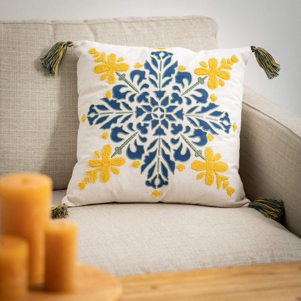 PATTERNED PILLOW